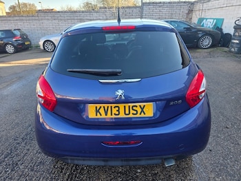 Used Peugeot 208 2013 for sale - 77836963: Photo
