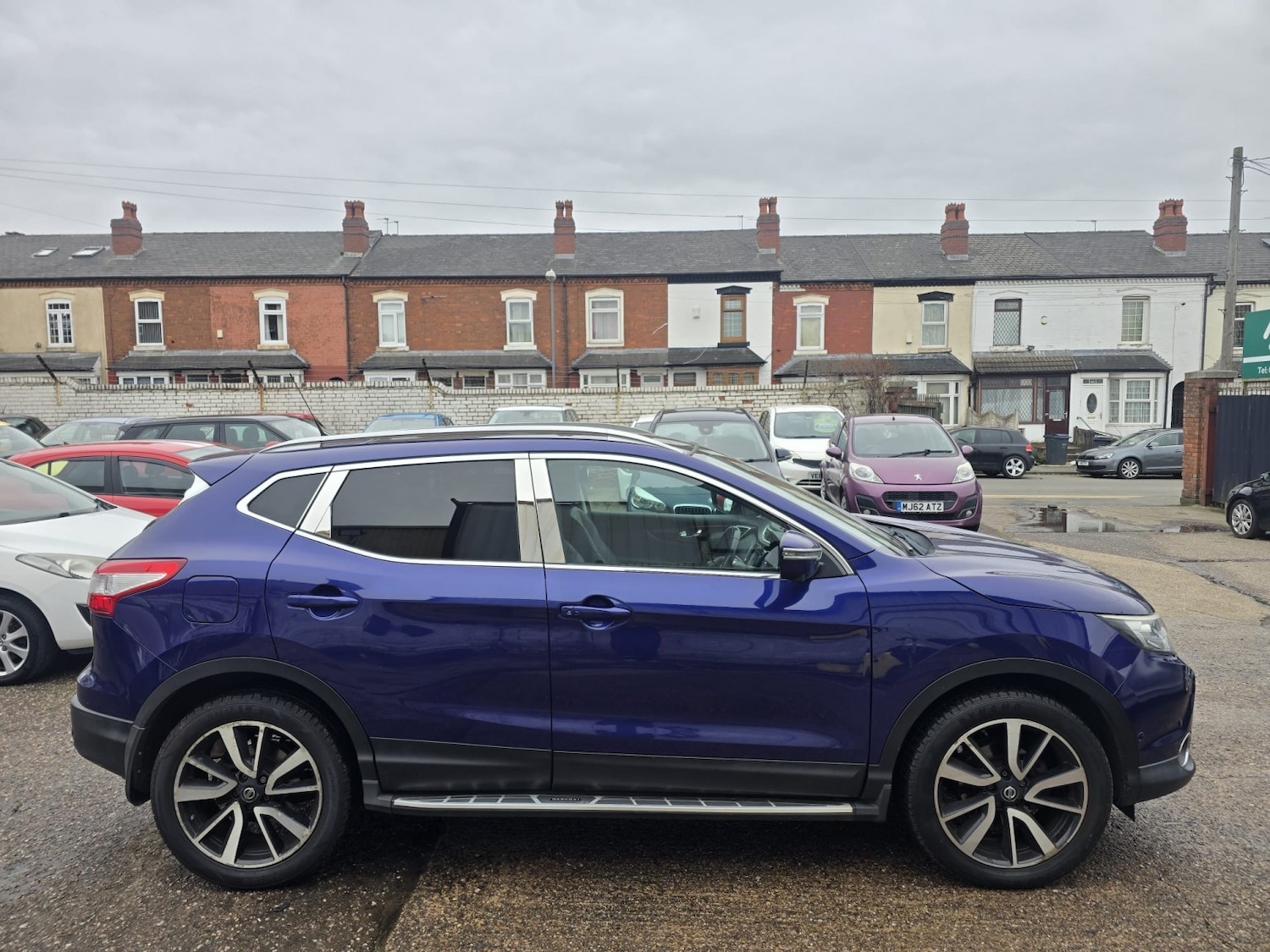 Used Nissan Qashqai 2015 for sale - 77595349: Photo 2