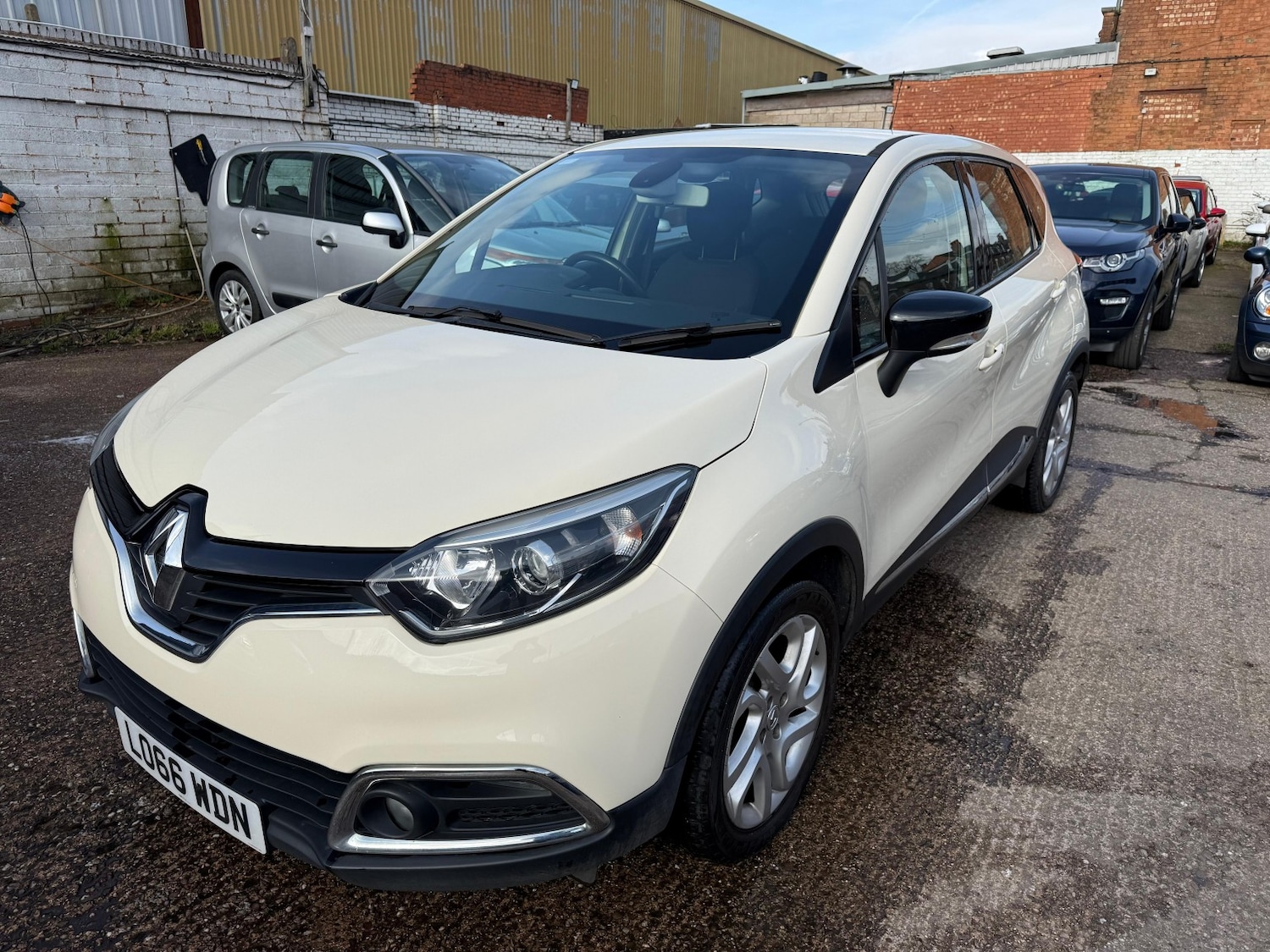 Used Renault Captur 2016 for sale - 77643763: Photo 7