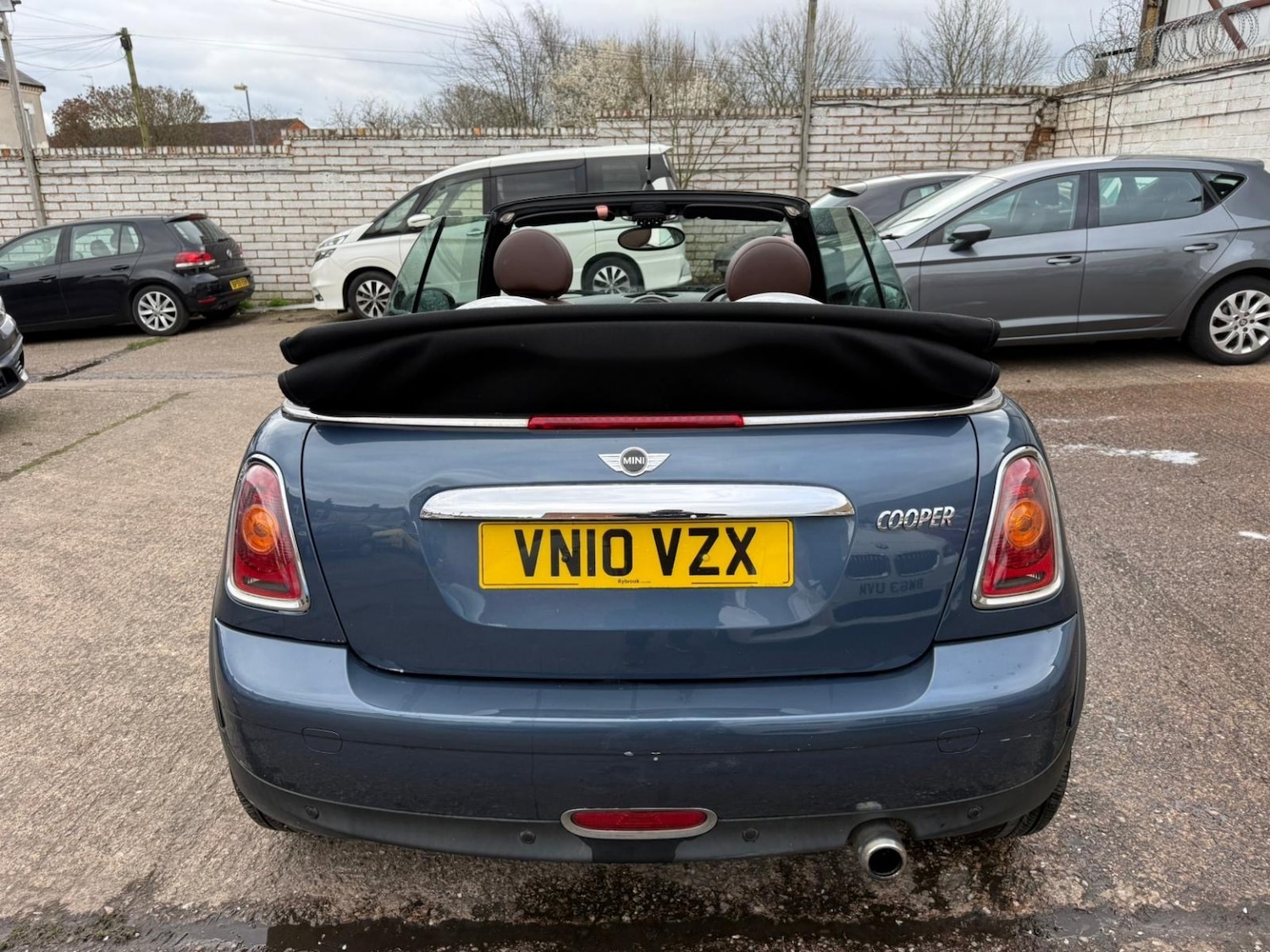 Used MINI Convertible 2010 for sale - 77558523: Photo 10
