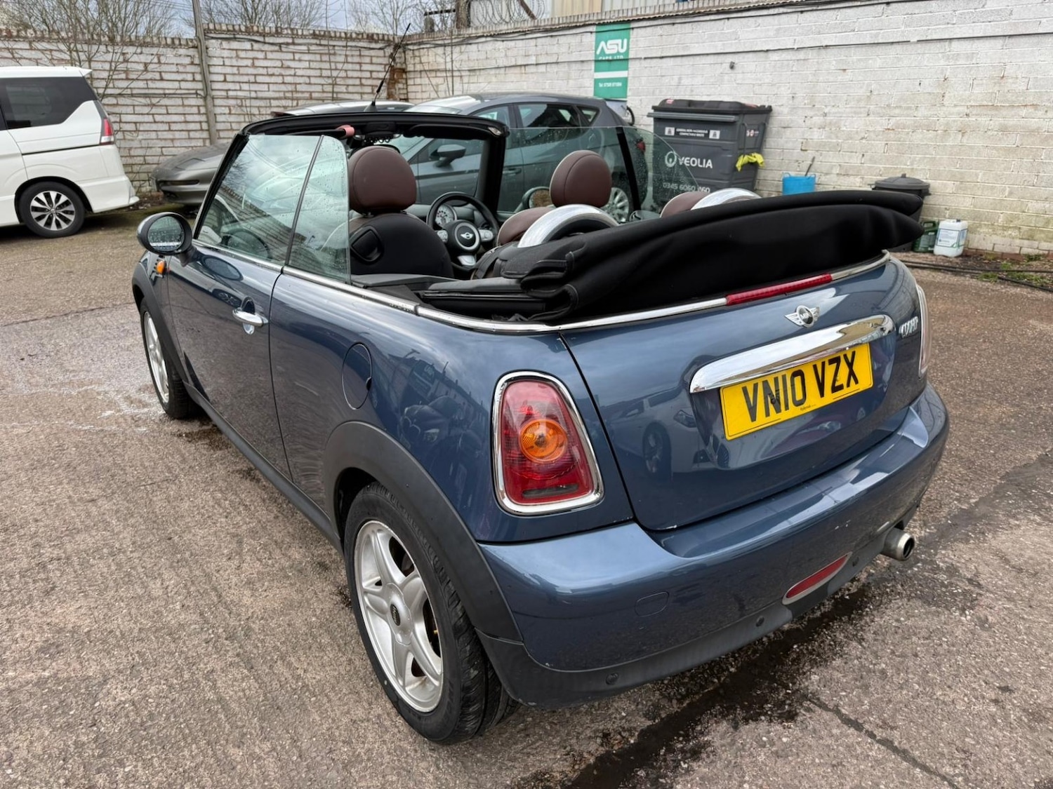 Used MINI Convertible 2010 for sale - 77558523: Photo 11