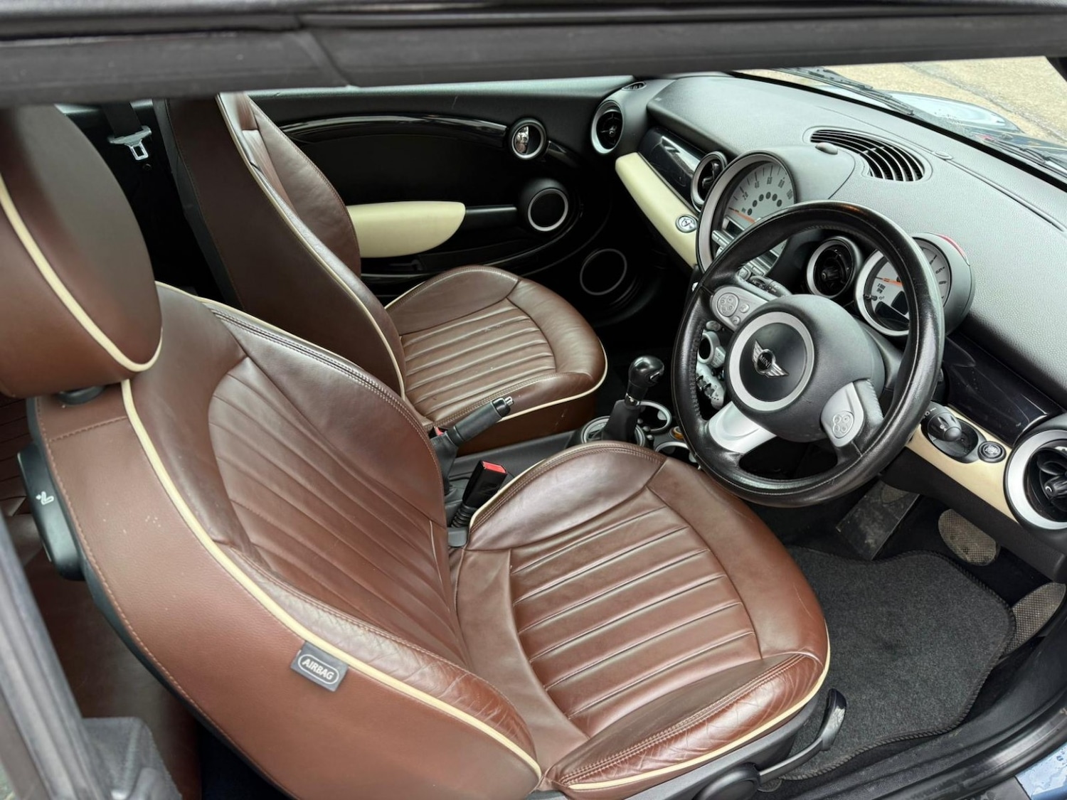 Used MINI Convertible 2010 for sale - 77558523: Photo 17