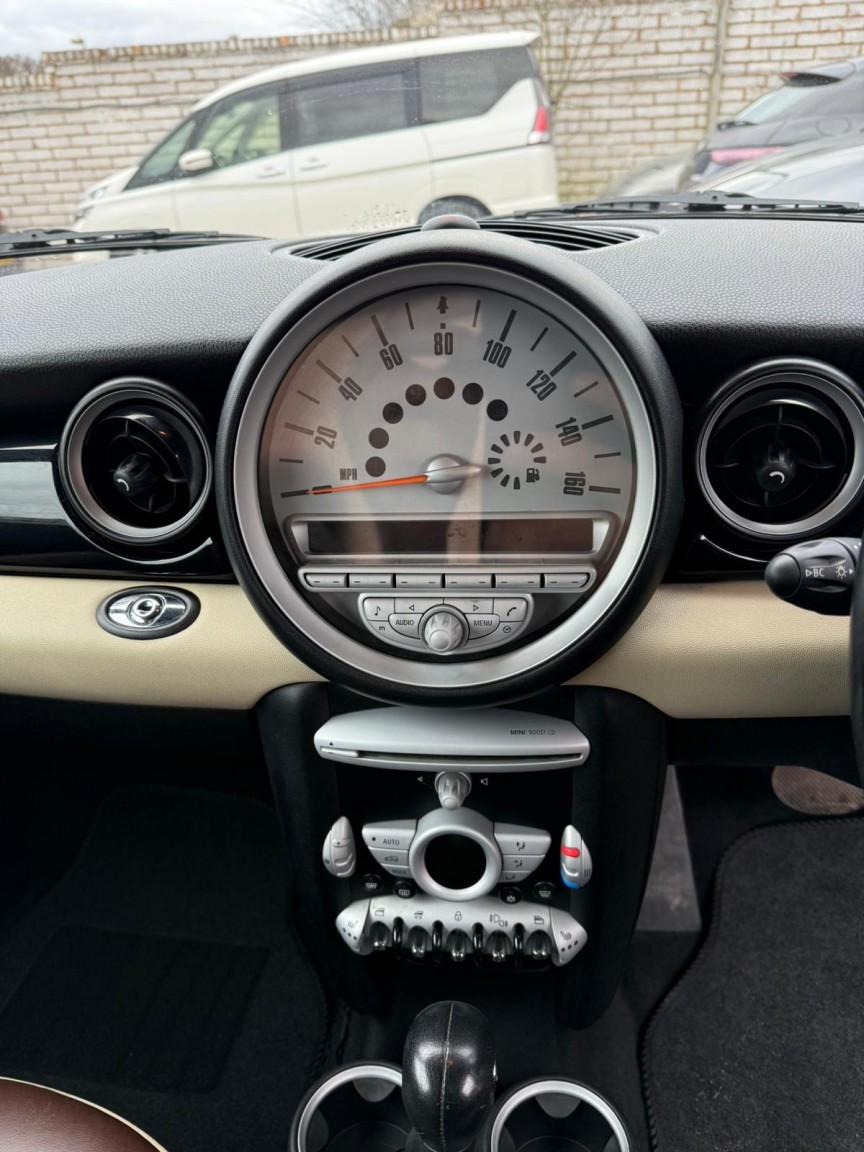 Used MINI Convertible 2010 for sale - 77558523: Photo 20