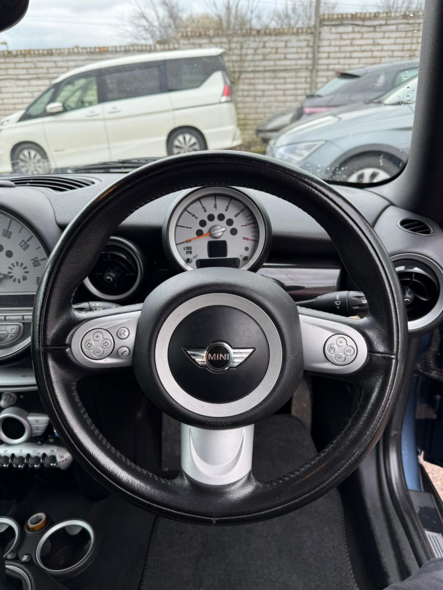 Used MINI Convertible 2010 for sale - 77558523: Photo 22