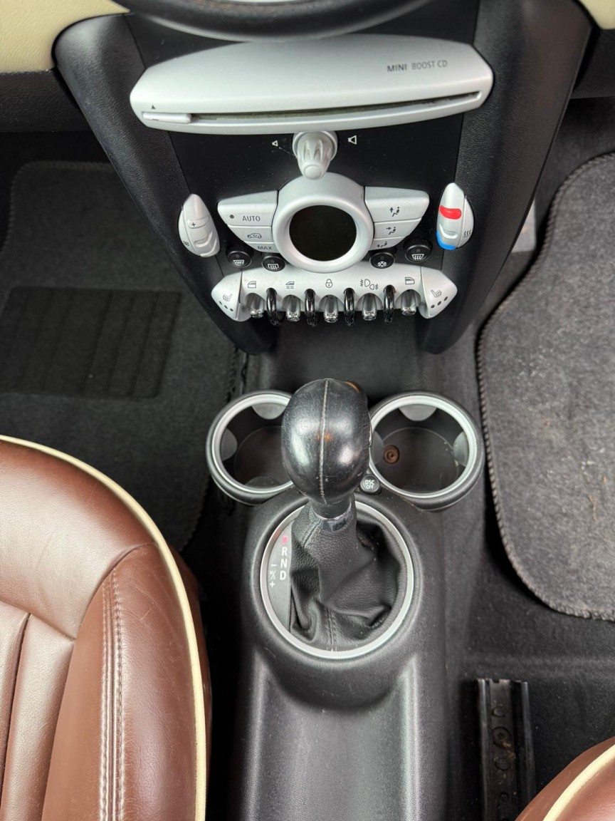 Used MINI Convertible 2010 for sale - 77558523: Photo 24