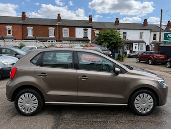 Used Volkswagen Polo 2015 for sale - 79463375: Photo
