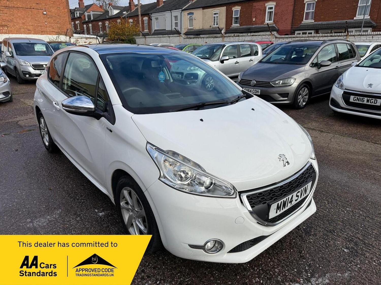 Used Peugeot 208 2014 for sale - 76730059: Photo 1