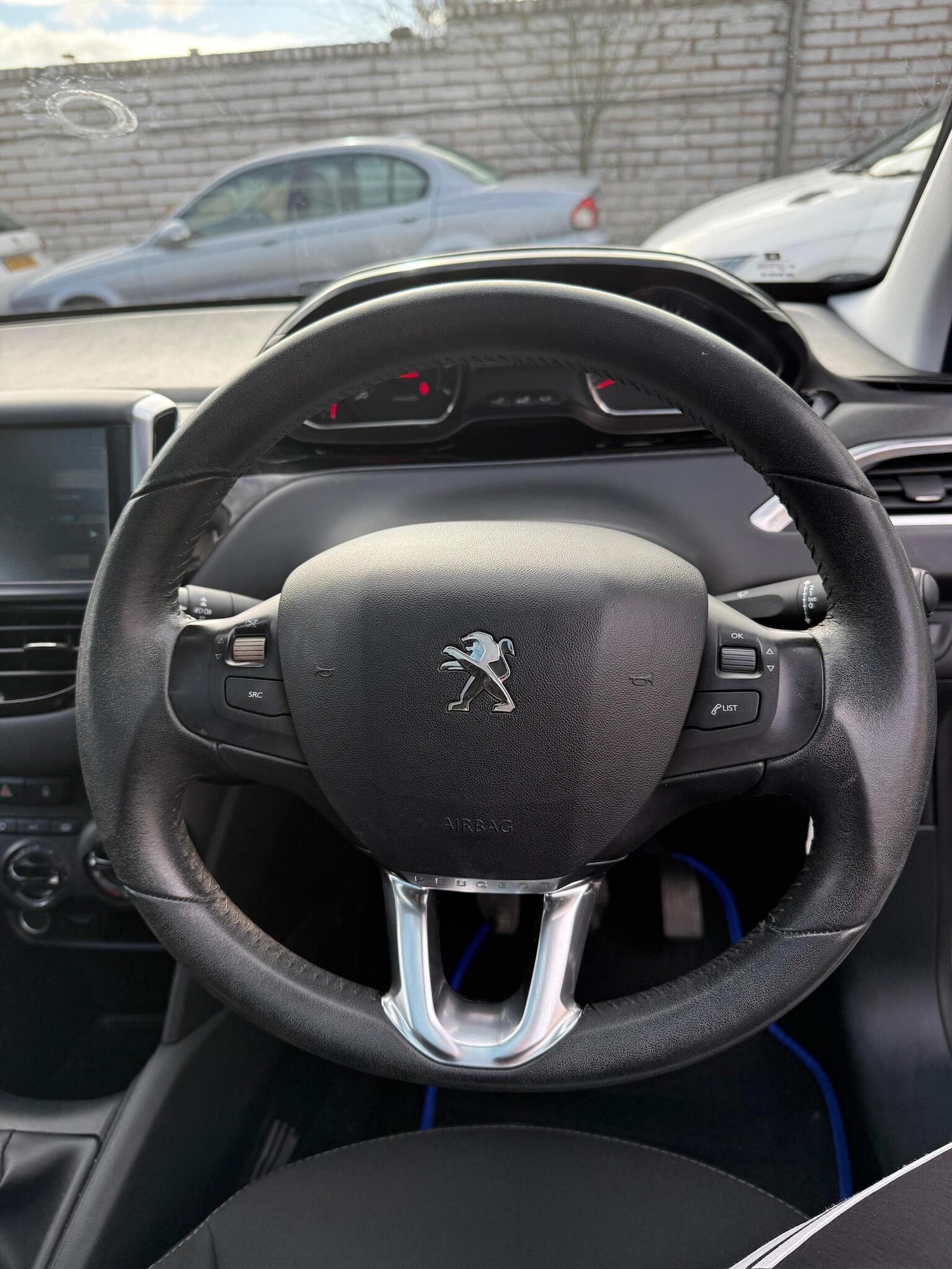 Used Peugeot 208 2014 for sale - 76730059: Photo 15