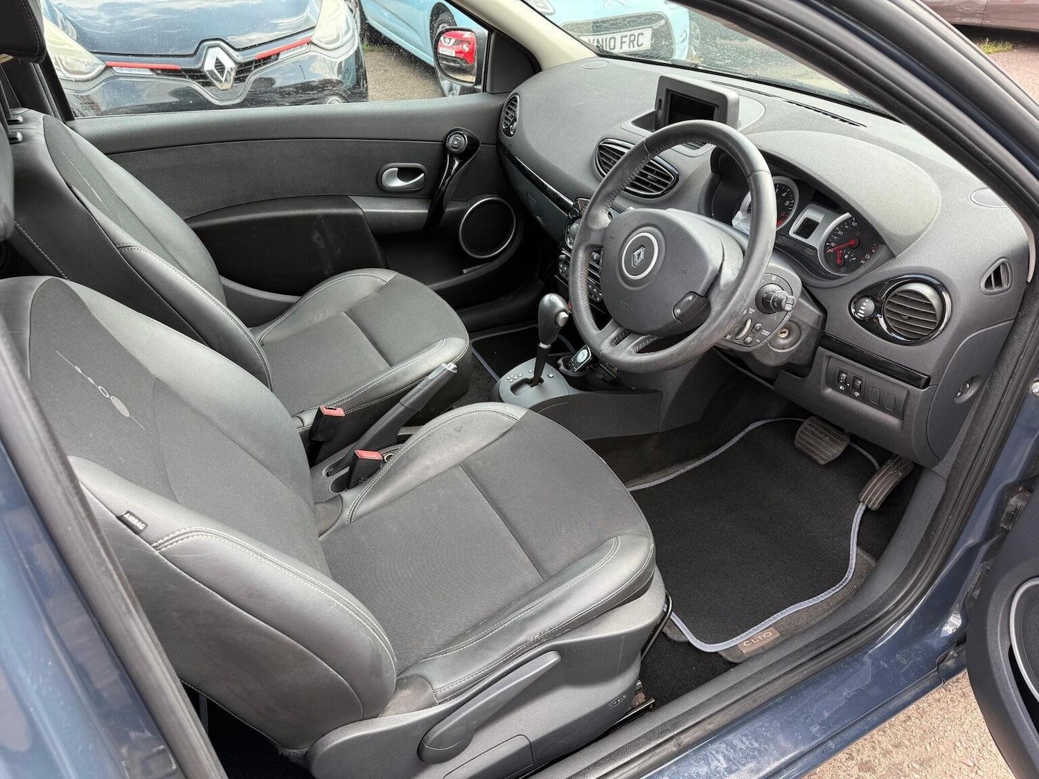 Used Renault Clio 2012 for sale - 76730084: Photo 10