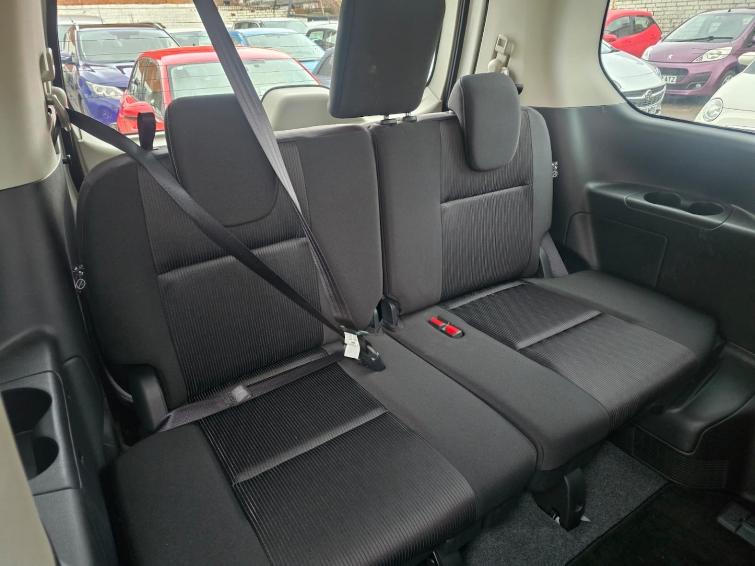 Used Nissan Serena 2026 for sale - 77377793: Photo 11