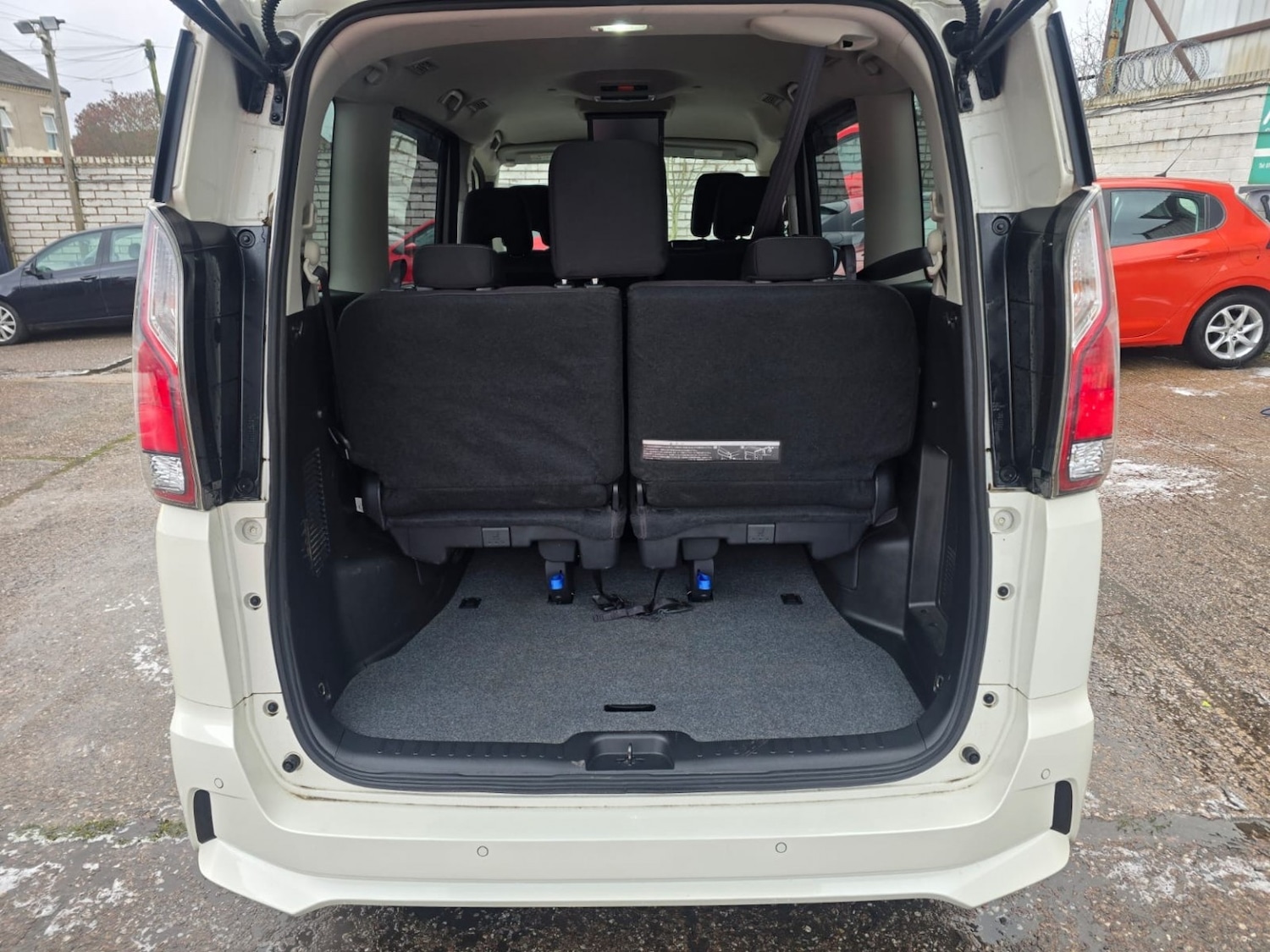 Used Nissan Serena 2026 for sale - 77377793: Photo 9