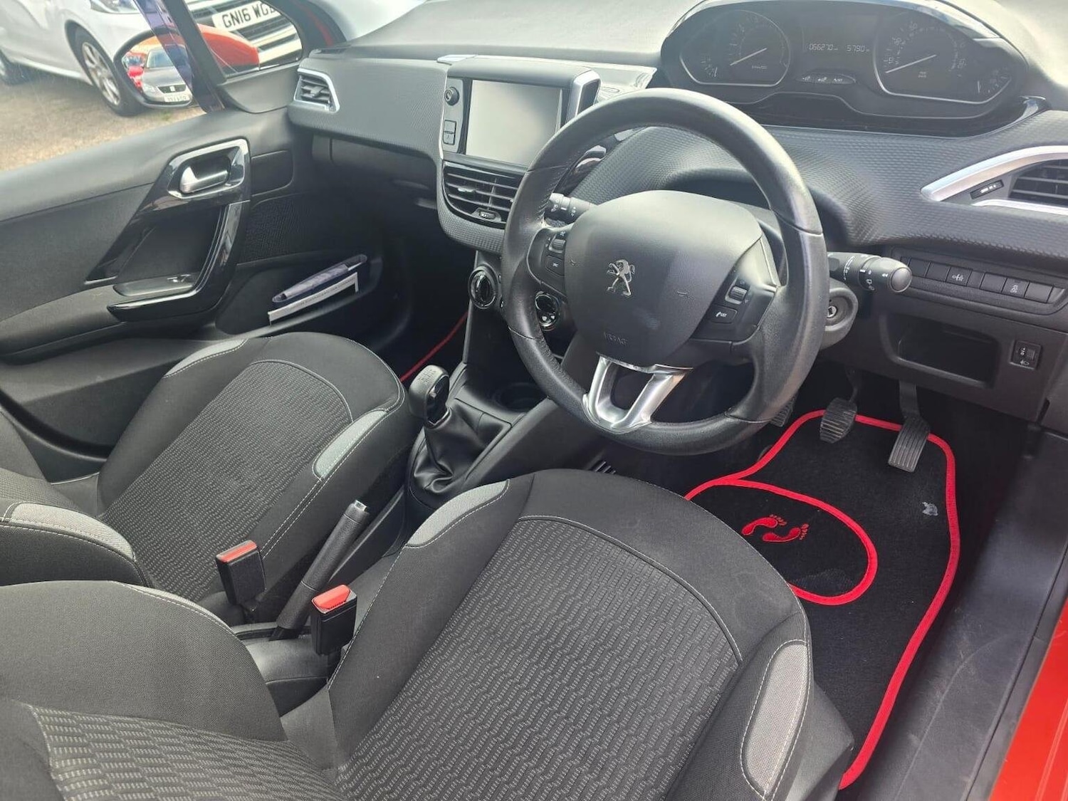 Used Peugeot 208 2015 for sale - 76730072: Photo 10
