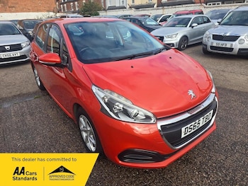 Used Peugeot 208 2015 for sale - 76730072: Photo