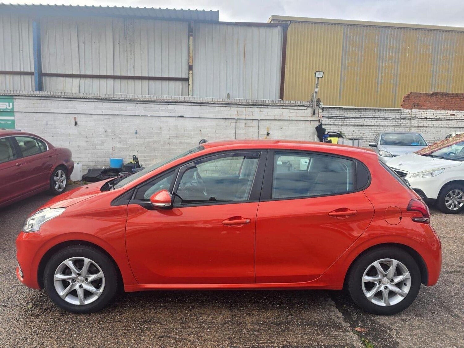 Used Peugeot 208 2015 for sale - 76730072: Photo 6