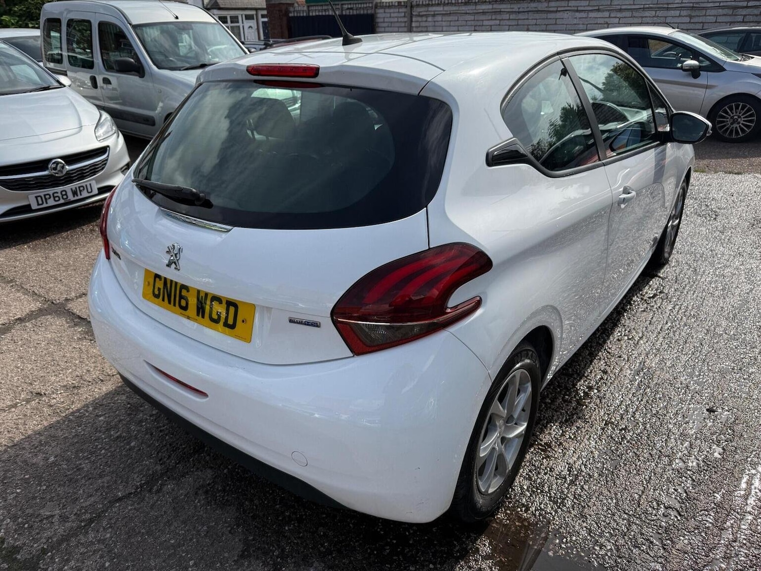 Used Peugeot 208 2016 for sale - 76730077: Photo 3