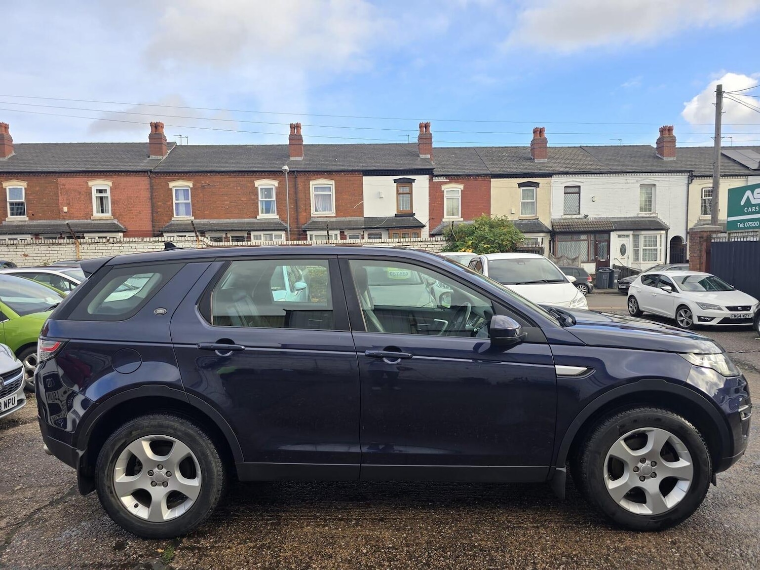 Used Land Rover Discovery Sport 2016 for sale - 76730064: Photo 2