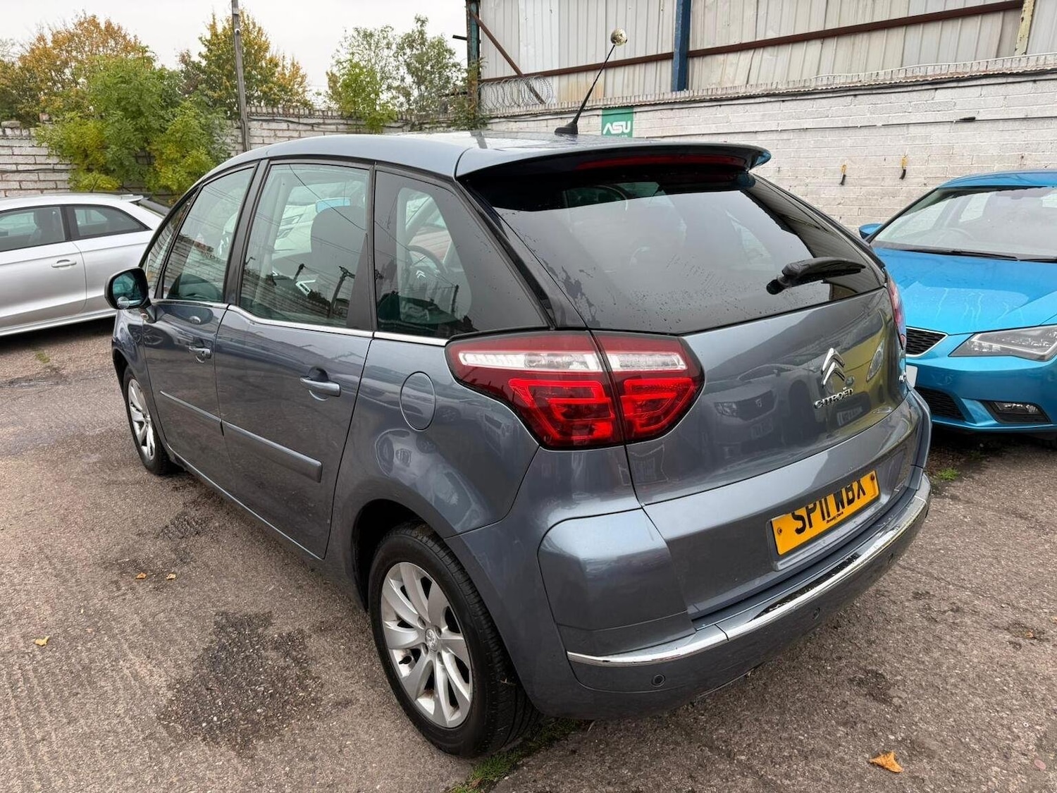 Used Citroen C4 Picasso 2011 for sale - 76730074: Photo 5