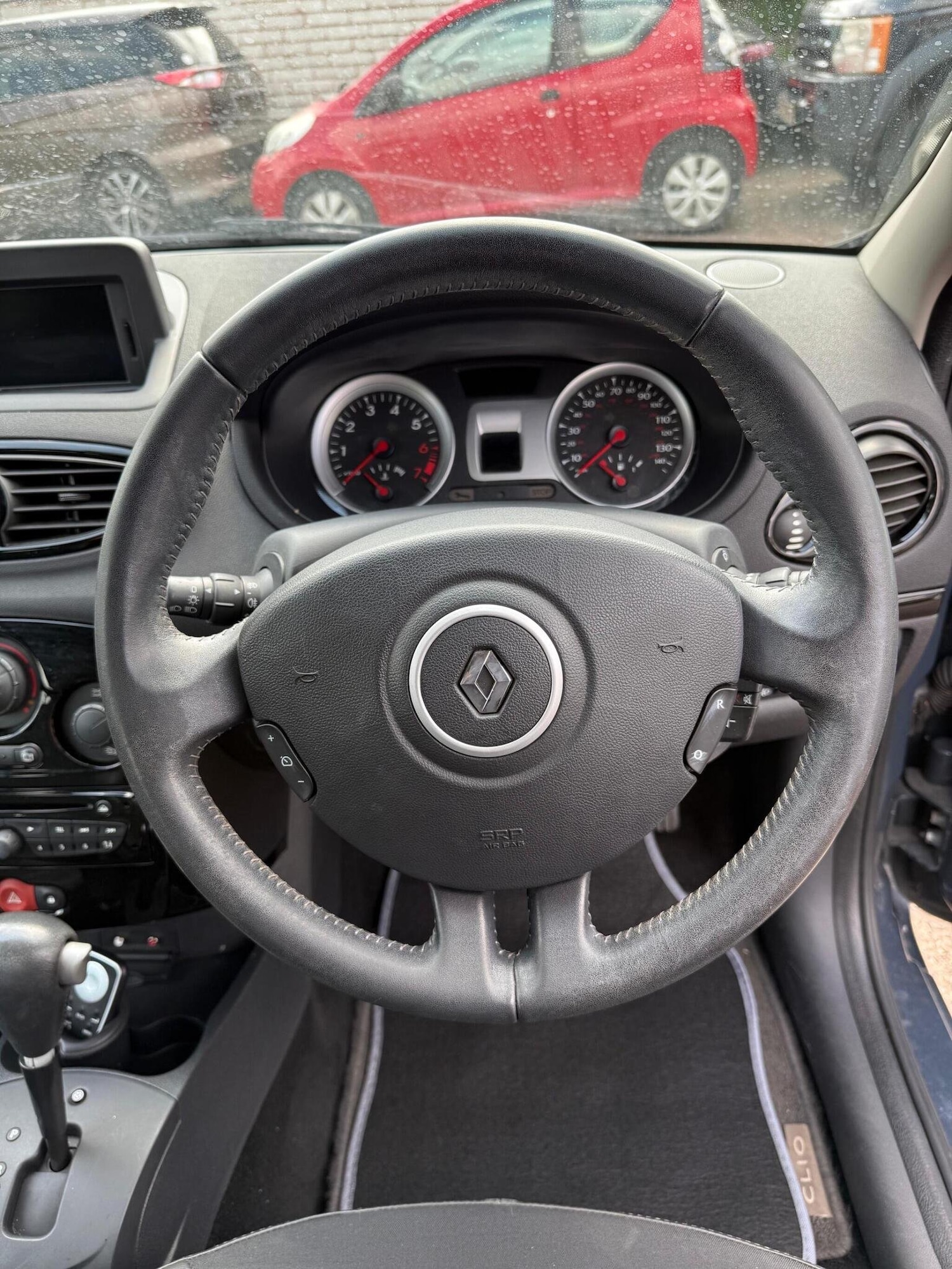 Used Renault Clio 2012 for sale - 76793098: Photo 13