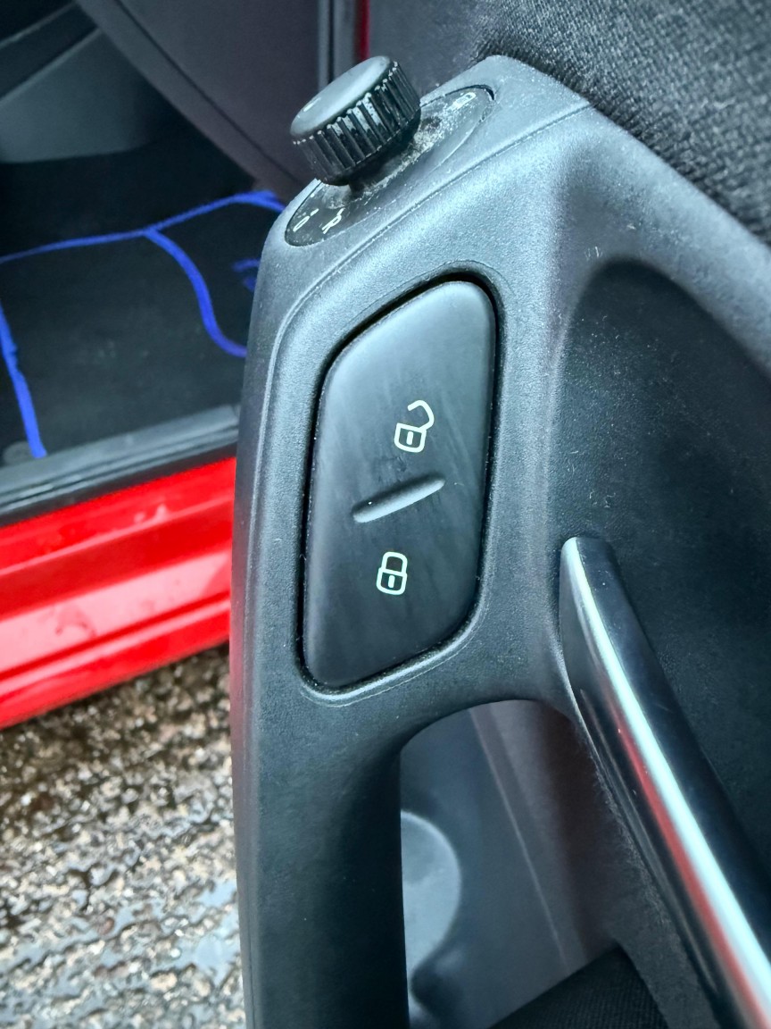 Used Volkswagen Polo 2013 for sale - 77314044: Photo 17