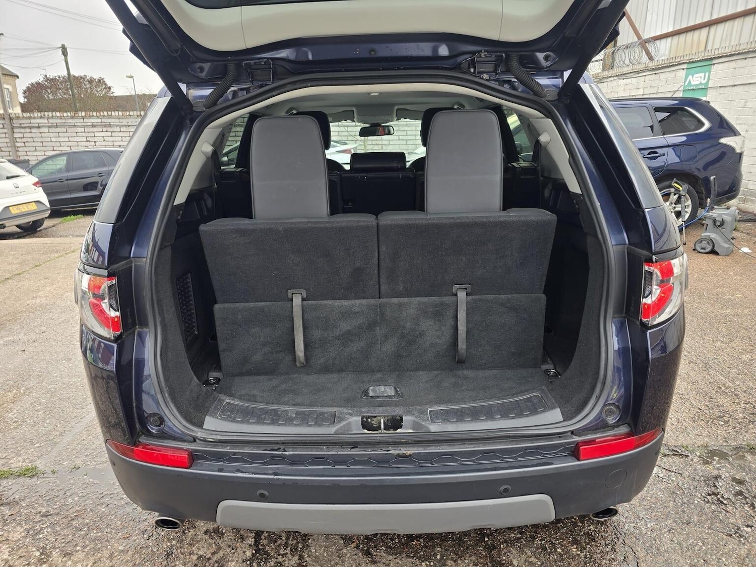 Used Land Rover Discovery Sport 2016 for sale - 76730063: Photo 9