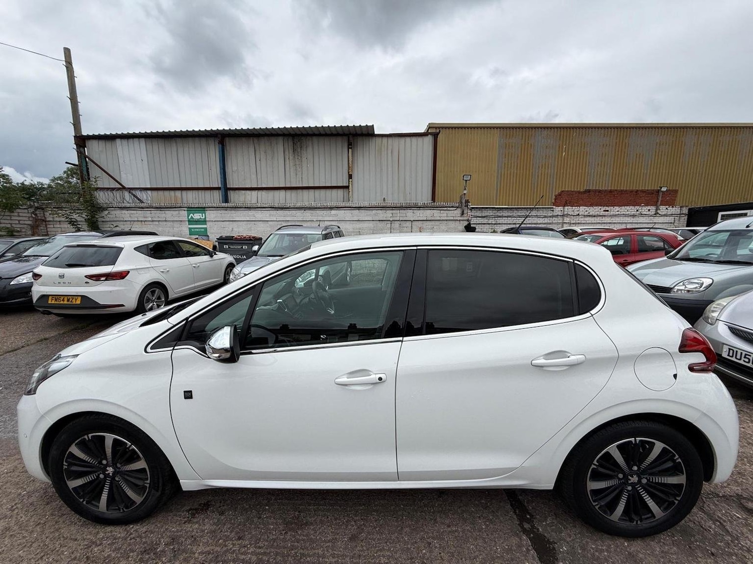 Used Peugeot 208 2019 for sale - 76793102: Photo 6