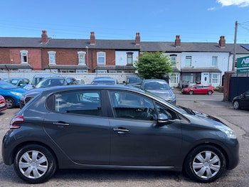 Used Peugeot 208 2013 for sale - 78621107: Photo