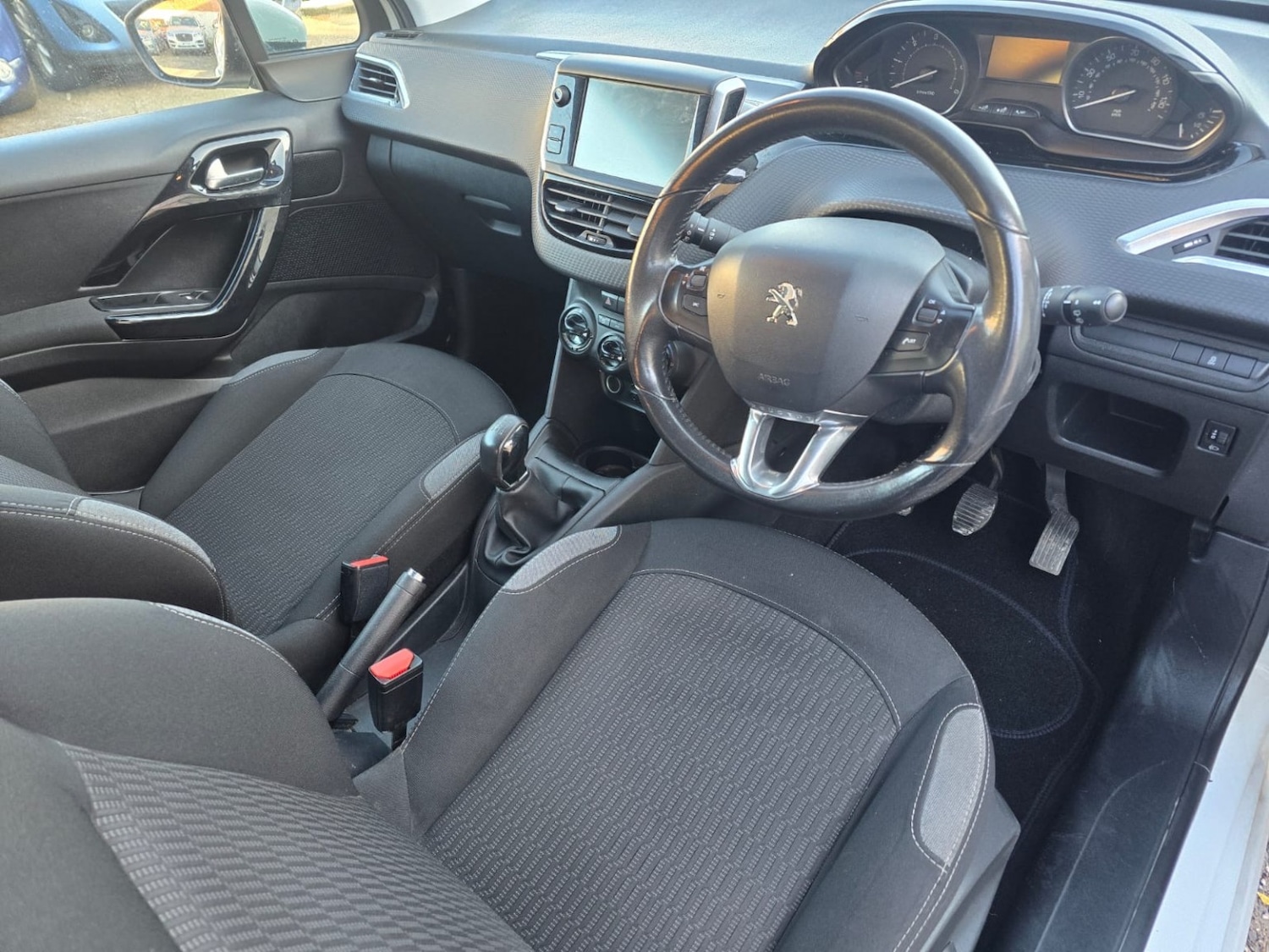 Used Peugeot 208 2016 for sale - 77921294: Photo 10