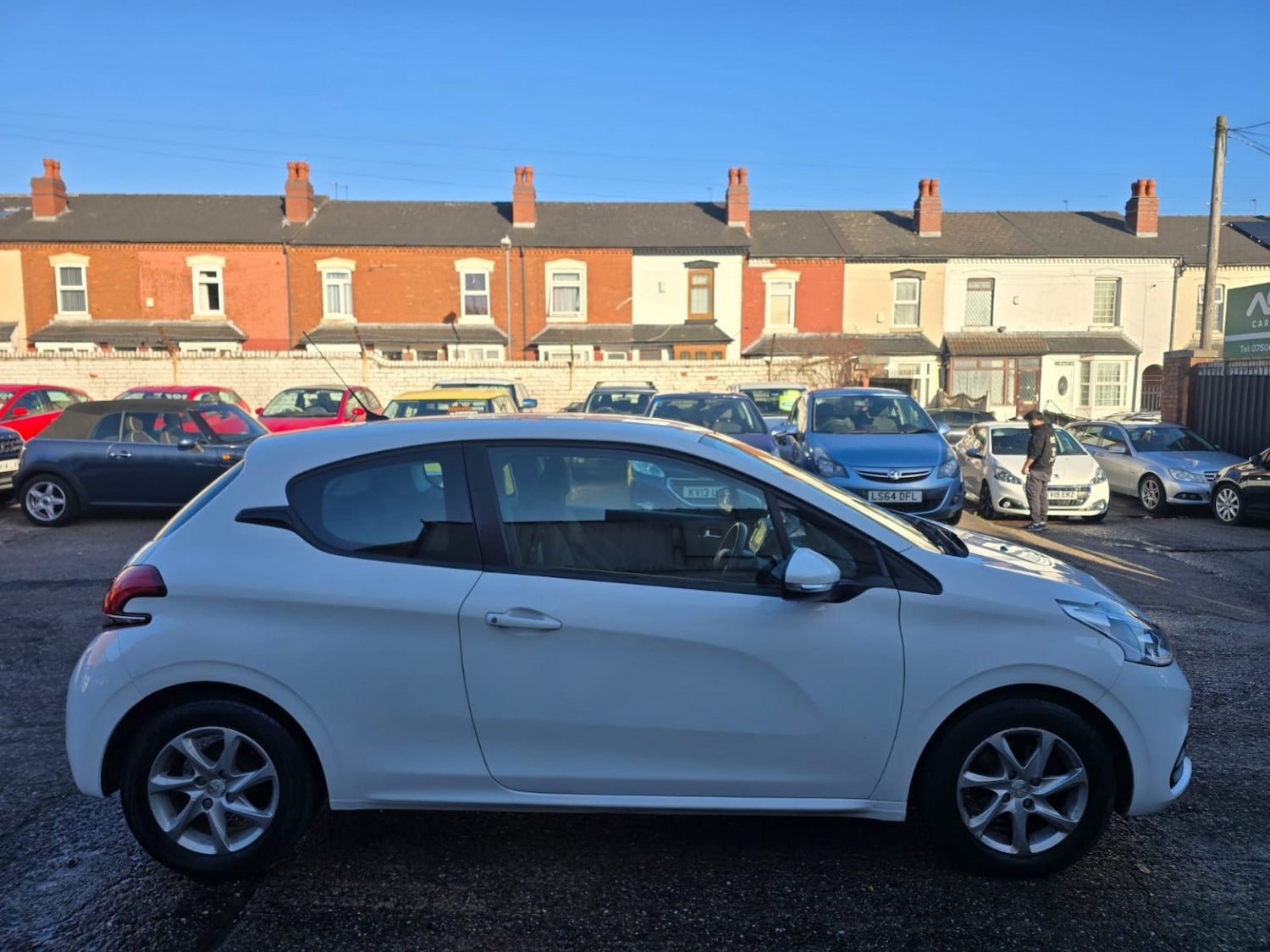 Used Peugeot 208 2016 for sale - 77921294: Photo 2
