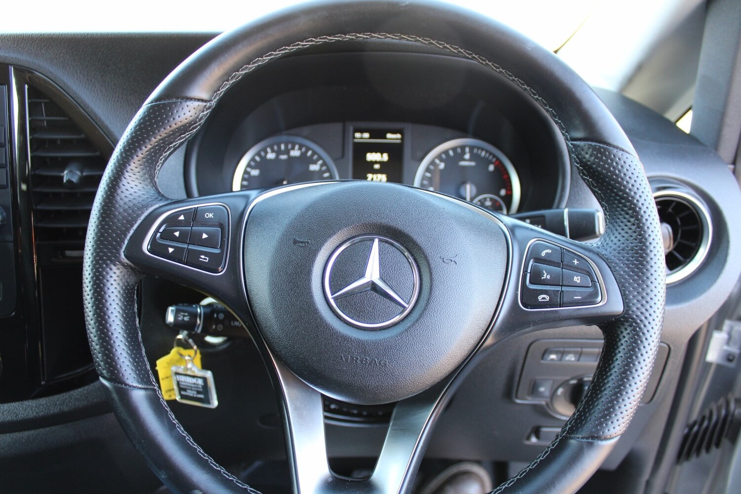 Used Mercedes-Benz Vito 2023 for sale - 76262841: Photo 14