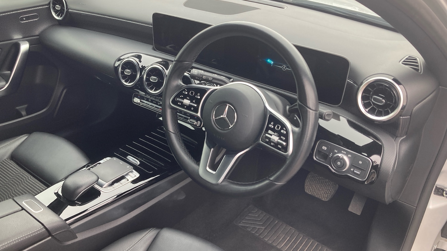 Used Mercedes-Benz A-Class 2018 for sale - 76205885: Photo 11