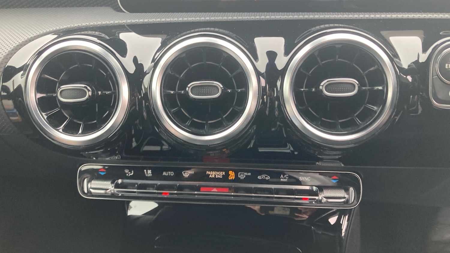 Used Mercedes-Benz A-Class 2018 for sale - 76205885: Photo 37