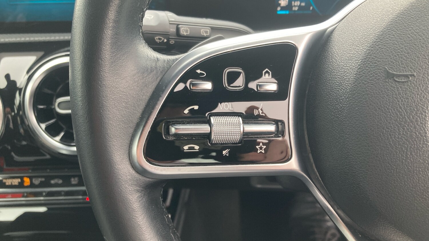 Used Mercedes-Benz A-Class 2018 for sale - 76205885: Photo 38