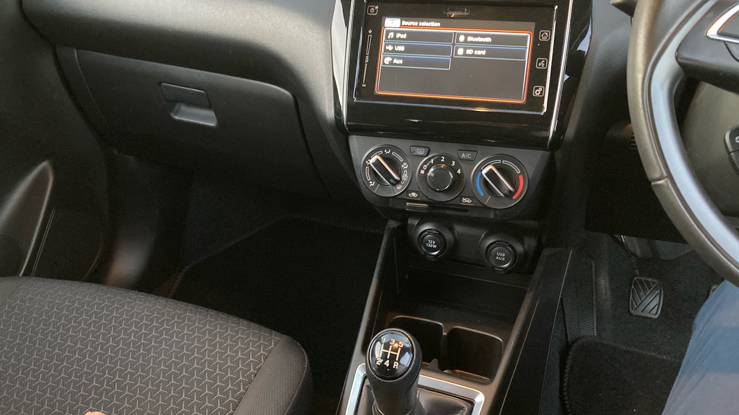 Used Suzuki Swift 2018 for sale - 76649960: Photo 14