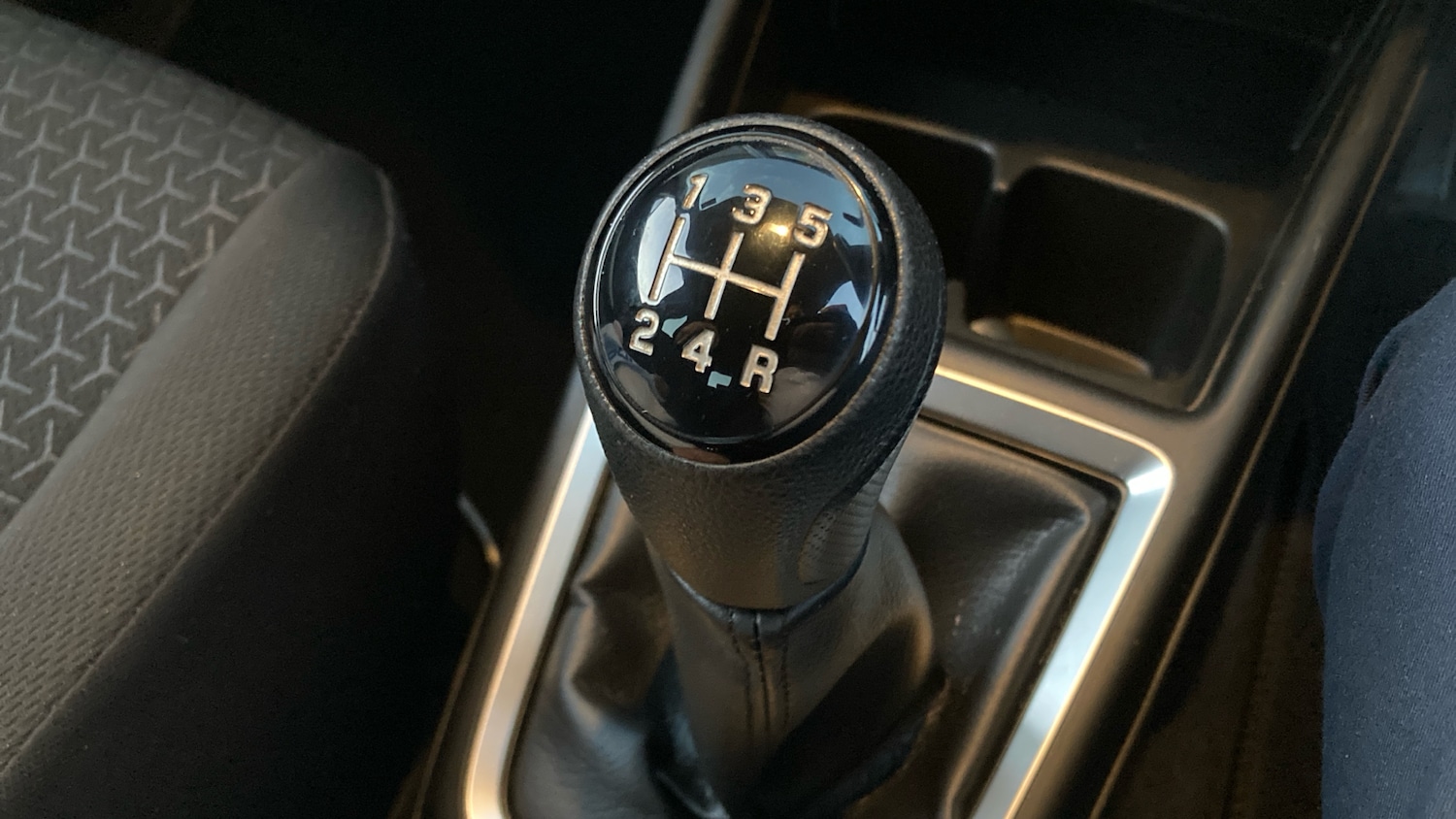 Used Suzuki Swift 2018 for sale - 76649960: Photo 23