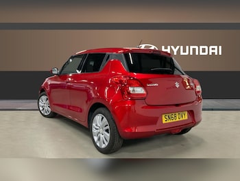 Used Suzuki Swift 2018 for sale - 76649960: Photo