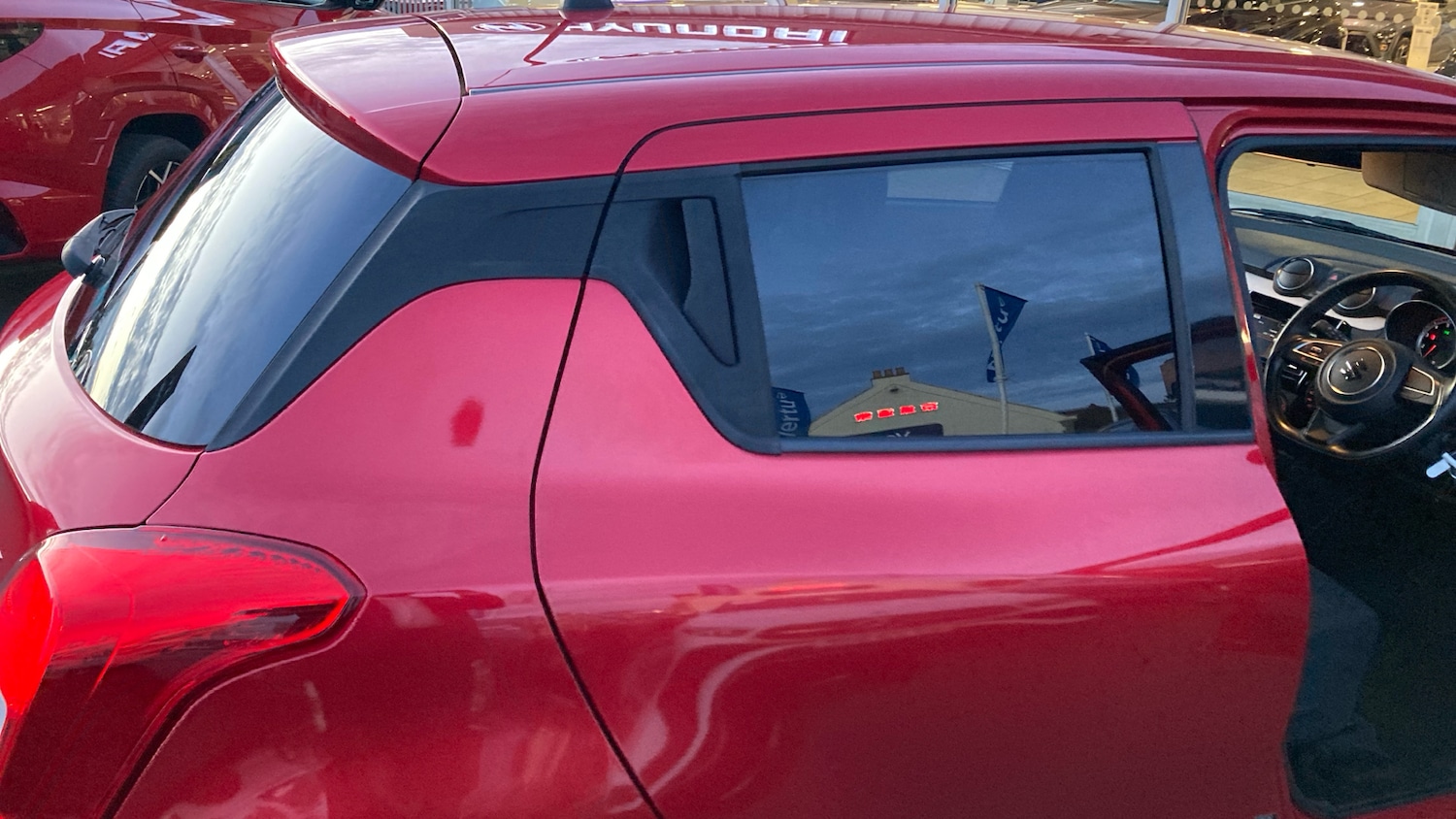 Used Suzuki Swift 2018 for sale - 76649960: Photo 38