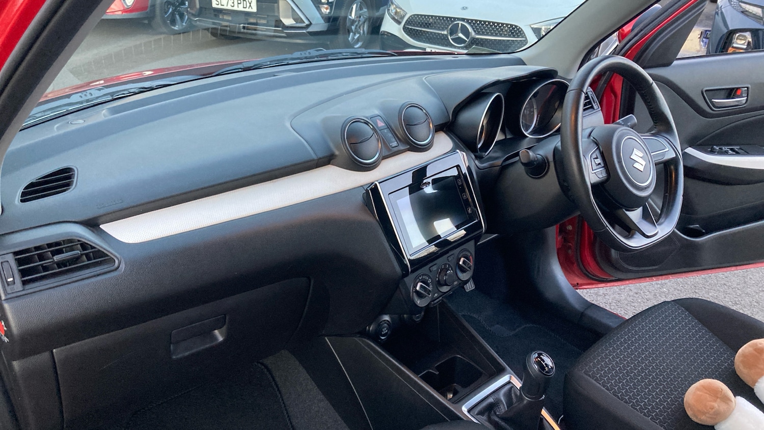 Used Suzuki Swift 2018 for sale - 76649960: Photo 9