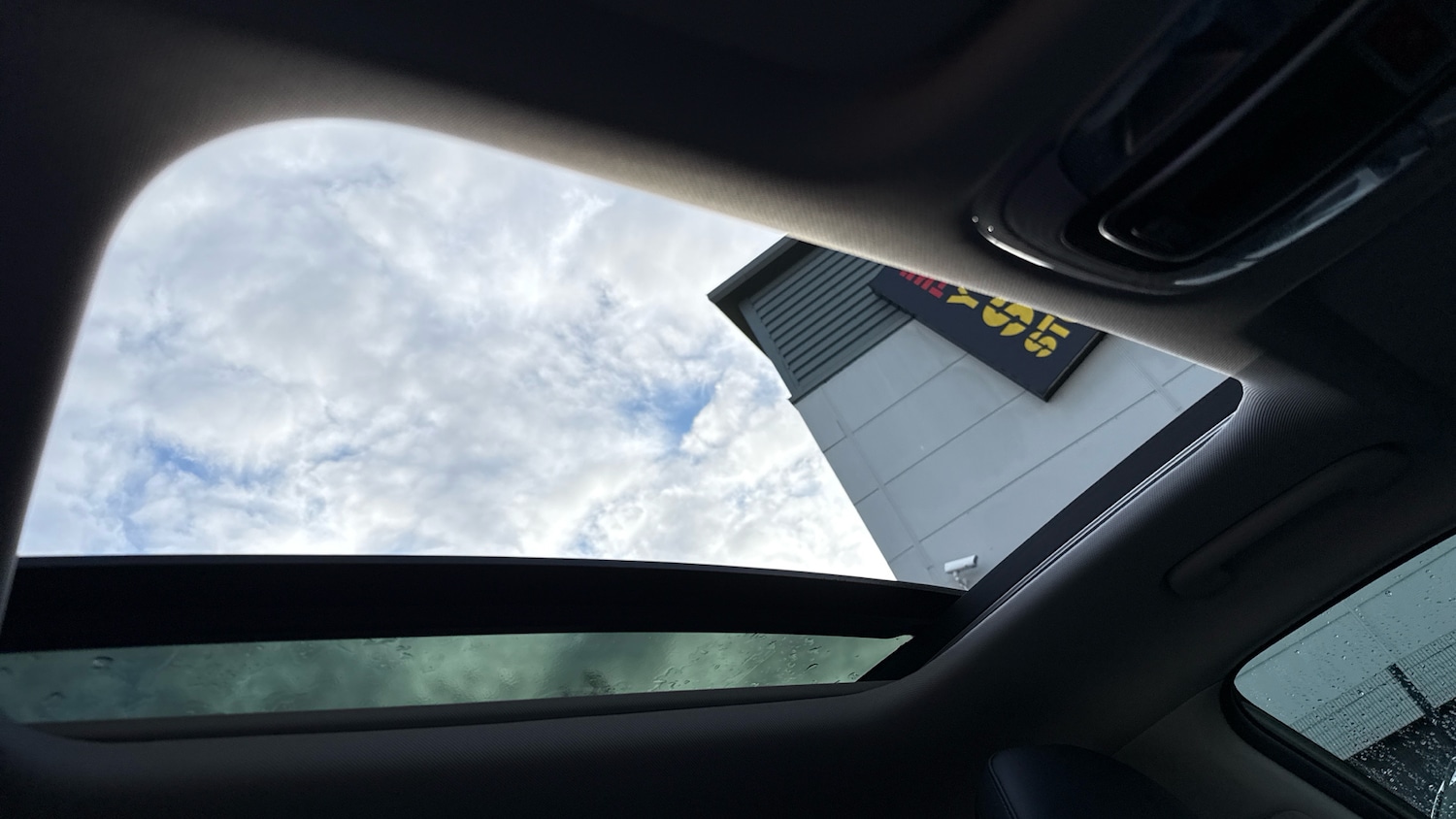 Used Hyundai KONA 2025 for sale - 76762347: Photo 31