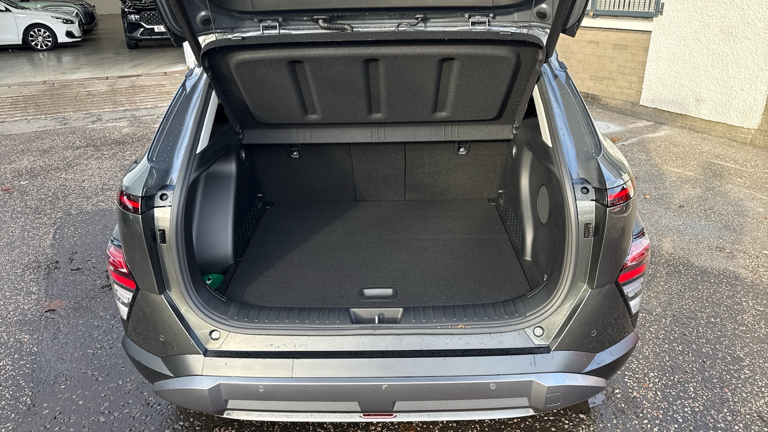 Used Hyundai KONA 2025 for sale - 76762347: Photo 4