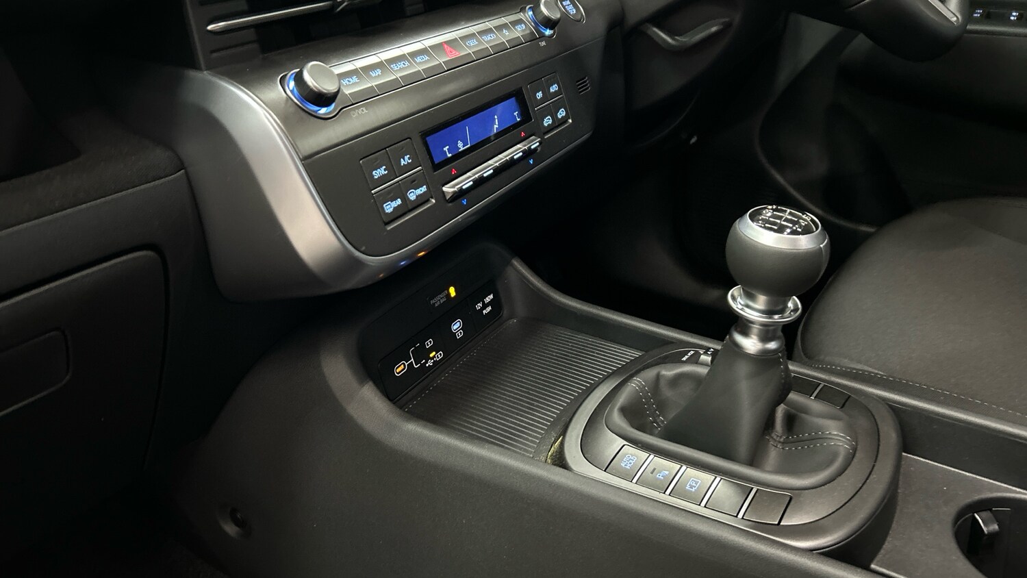 Used Hyundai KONA 2025 for sale - 76504431: Photo 13