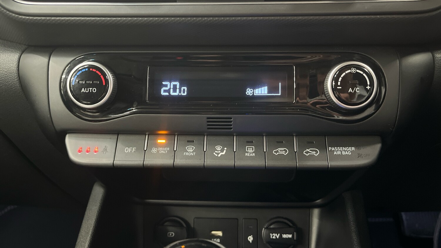 Used Hyundai KONA 2021 for sale - 76131152: Photo 25