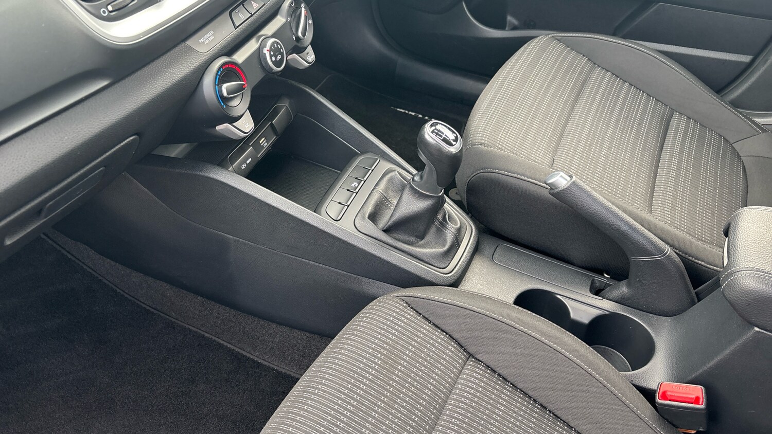 Used Kia Stonic 2023 for sale - 78190929: Photo 13