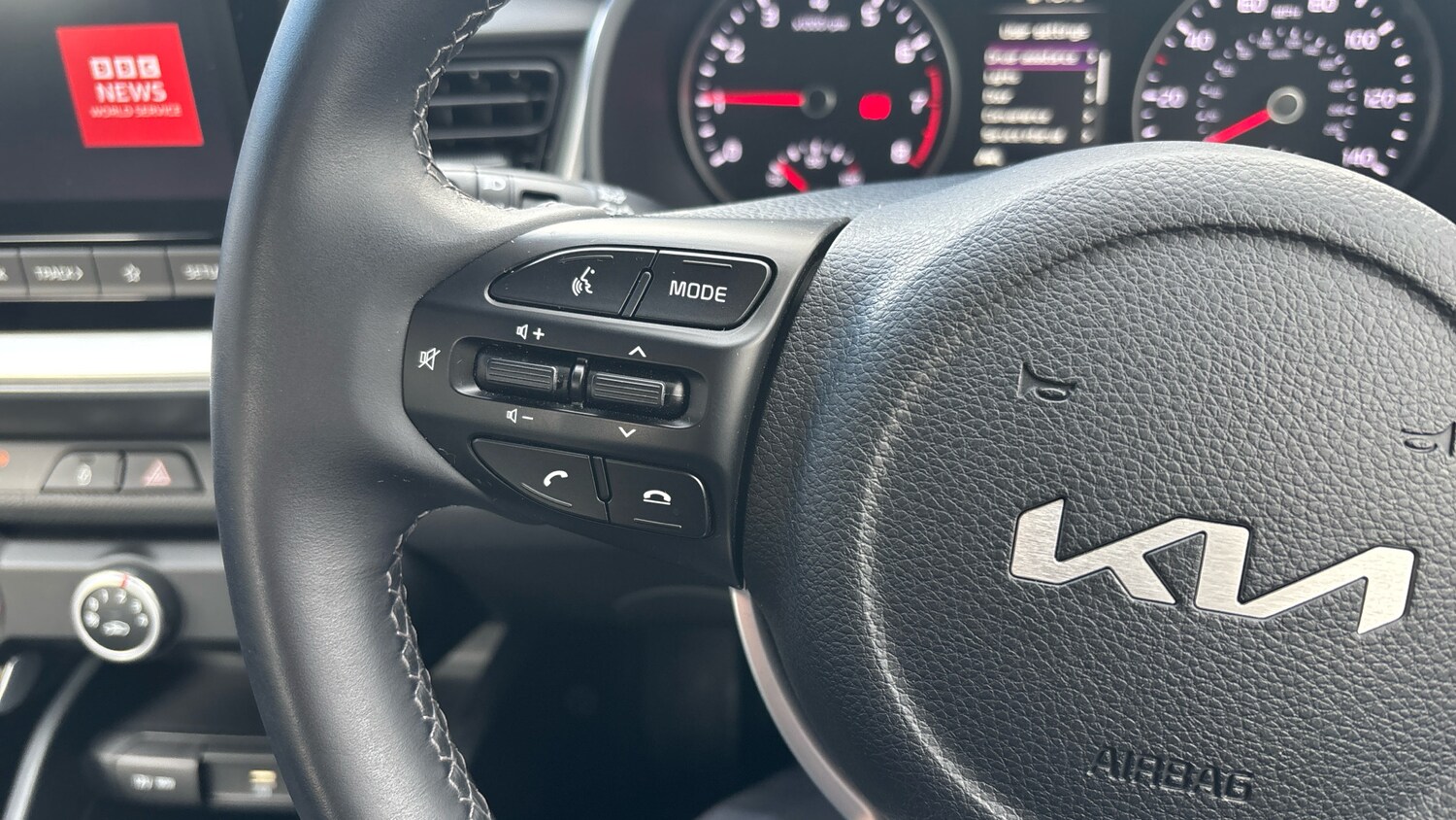 Used Kia Stonic 2023 for sale - 78190929: Photo 29