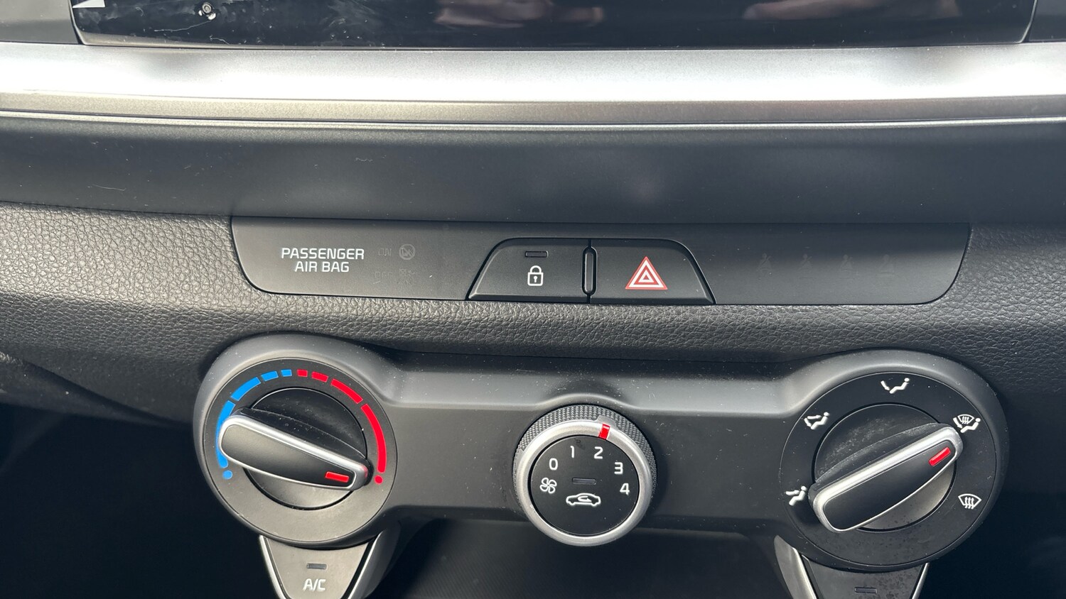 Used Kia Stonic 2023 for sale - 78190929: Photo 42