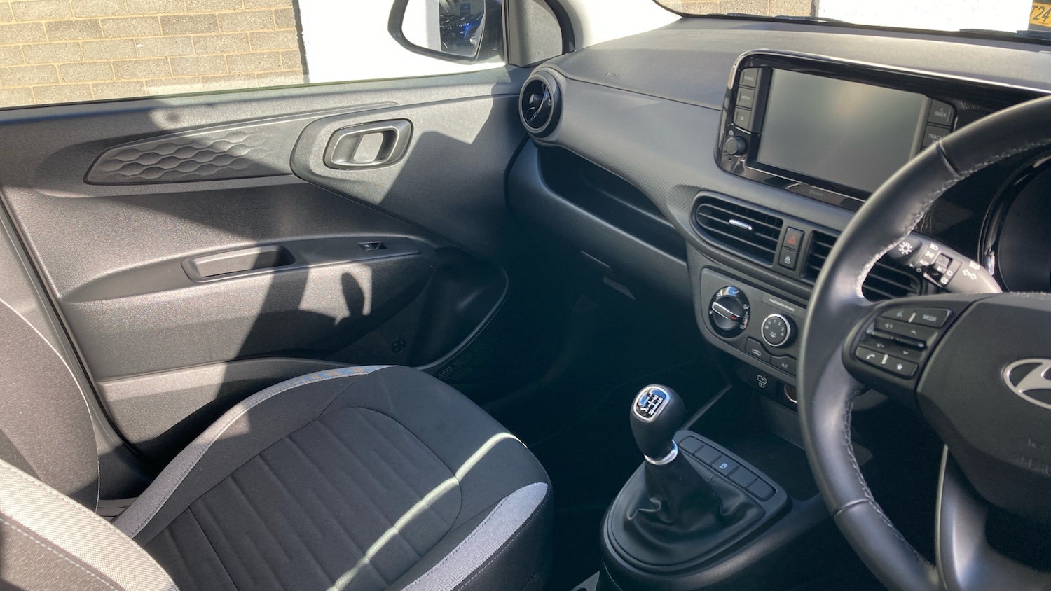 Used Hyundai i10 2024 for sale - 76492114: Photo 14