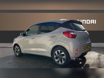 Used Hyundai i10 2024 for sale - 76492114: Photo