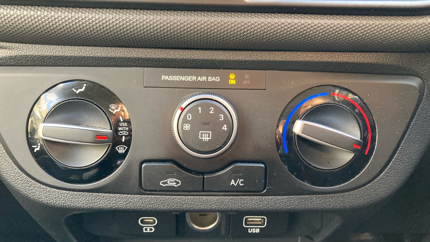 Used Hyundai i10 2024 for sale - 76492114: Photo 42