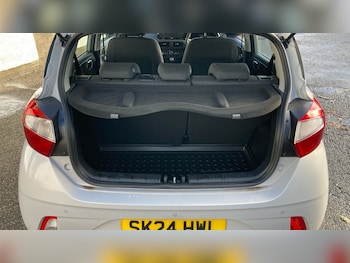Used Hyundai i10 2024 for sale - 76492114: Photo