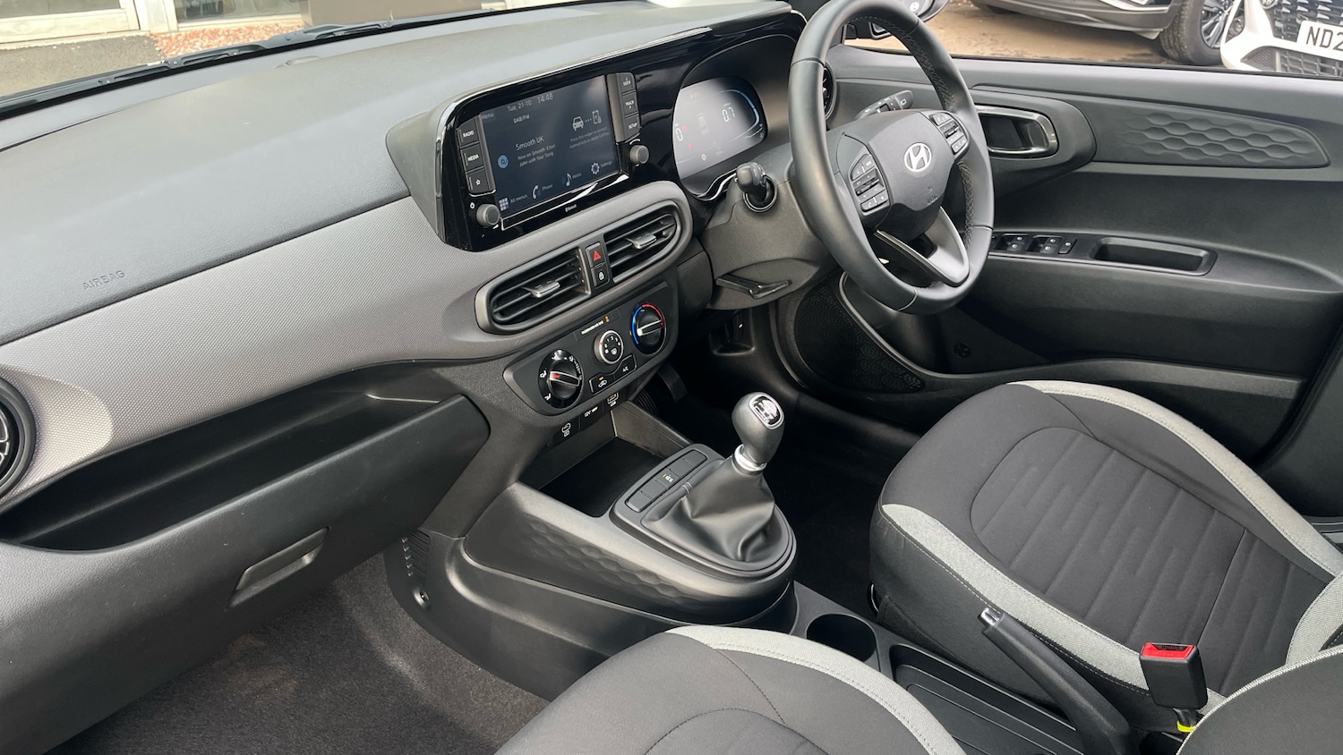 Used Hyundai i10 2023 for sale - 76322485: Photo 9