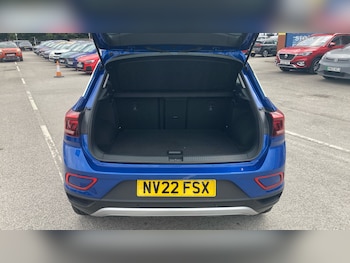 Used Volkswagen T-Roc 2022 for sale - 75867256: Photo